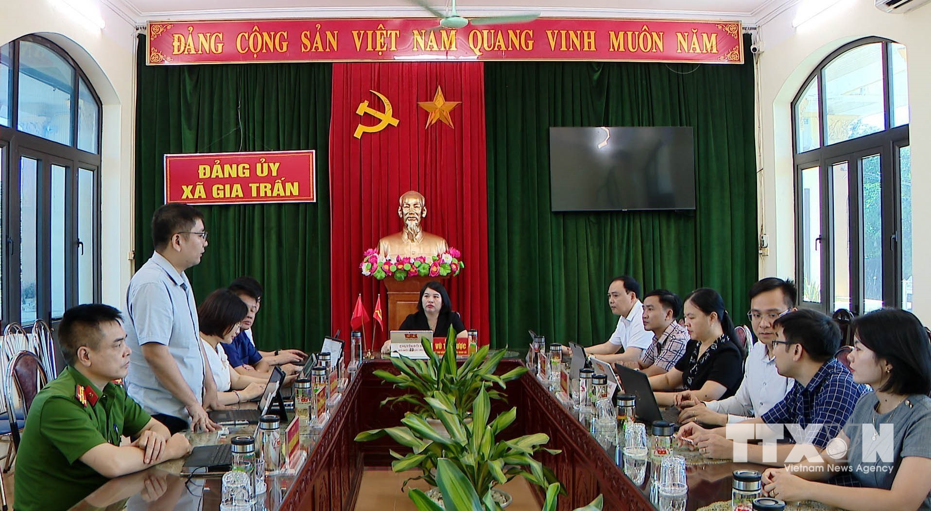 Đảng bộ xã Gia Trấn đẩy mạnh công tác chuẩn hóa, số hóa dữ liệu đảng viên. (Ảnh: Hải Yến/TTXVN)